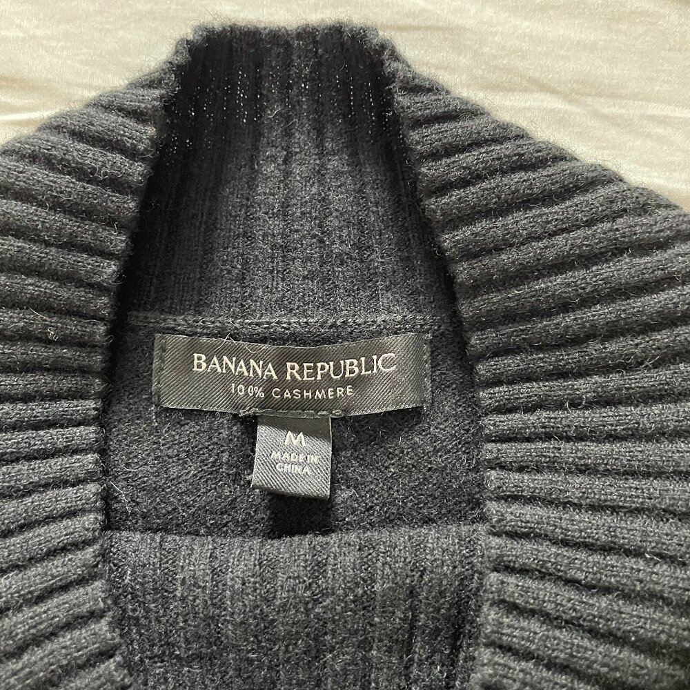 Banana Republic 100% Cashmere mockneck sweater, black, size M